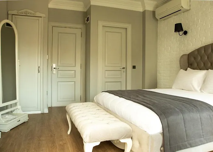 Louis 4* Κωνσταντινούπολη