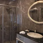 Louis Hotel
