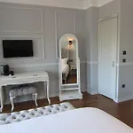 Louis Hotel 4*