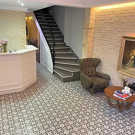 Louis Hotel