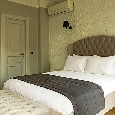 Louis Hotel 4*